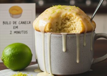 Bolo de caneca pronto em 2 minutos no micro-ondas