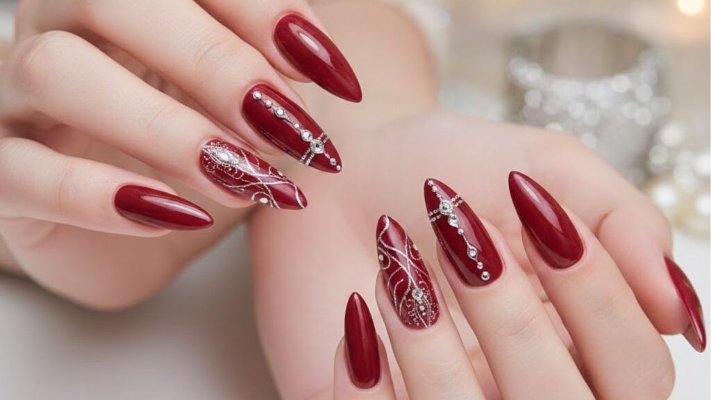 Como fazer as unhas em casa para o Natal economizando muito e conseguindo resultados iguais os de manicure, incluindo modelagem do formato, remoção de cutícula e esmaltação