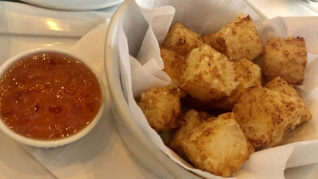 Faça incríveis dadinhos de tapioca caseiros em menos de 12 minutos