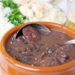 Receita de feijoada rápida e gostosa que salva qualquer almoço de sábado