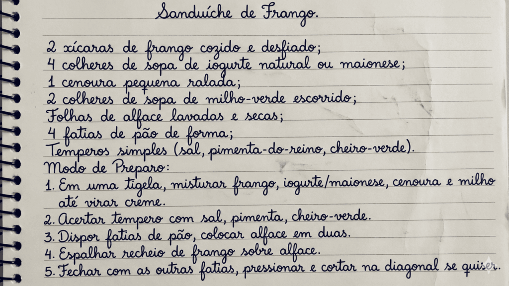Sanduíche natural de frango feito em 5 minutos resolve qualquer fome