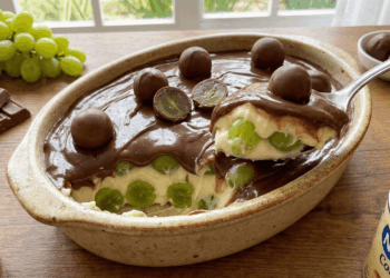 receita de bombom de uva na travessa