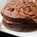 Receita de bolo de chocolate que salva qualquer sobremesa com poucos ingredientes