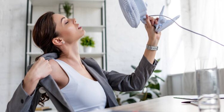 Os 5 eletrodomésticos que mais aquecem a casa no verão (e estragam o efeito do ar-condicionado)