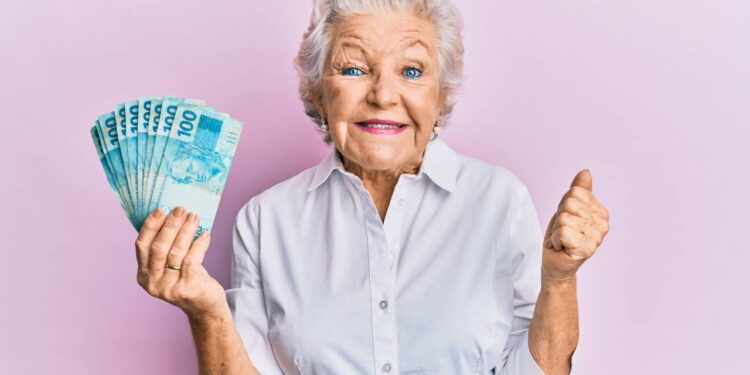 Como fazer a solicitação online do benefício para idosos que não exige Contribuição Previdenciária
