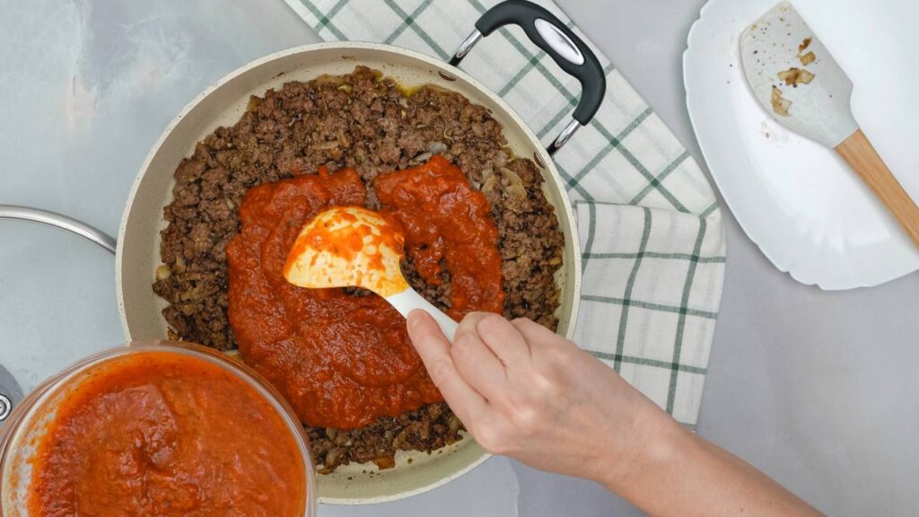 Lasanha de frigideira feita em 20 minutos conquista qualquer almoço