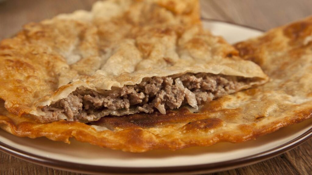 Prepare panquecas com carne moída em 15 minutos para almoços inesquecíveis