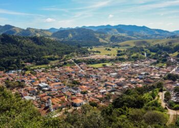 A cidade com 11 mil habitantes oferece muita paz e tranquilidade em montanhas inesquecíveis