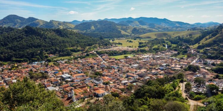 A cidade com 11 mil habitantes oferece muita paz e tranquilidade em montanhas inesquecíveis