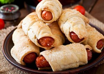 Aprenda a fazer gostosos enroladinhos de salsicha rápidos e sem gastar muito