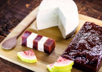 Aprenda a fazer um cremoso doce de Romeu e Julieta em 17 minutos