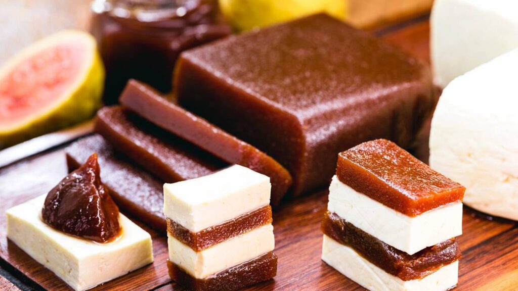 Aprenda a fazer um cremoso doce de Romeu e Julieta em 17 minutos