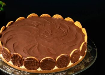Aprenda a fazer uma deliciosa e rápida torta holandesa para sobremesa de fim de ano