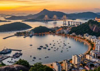 A capital brasileira à beira-mar com praias imperdíveis e um centro histórico preservado