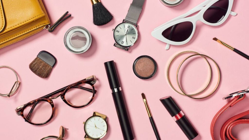 Como acessórios podem transoformar um look simples em um look sofisticado