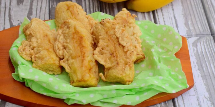 Receita de bananas fritas crocantes em 9 minutos para sobremesas irresistíveis