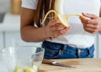 Como fazer bananas demorarem mais para escurecer