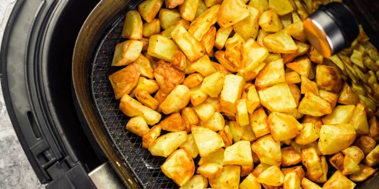 Como fazer uma batata frita crocante e deliciosa na Air Fryer