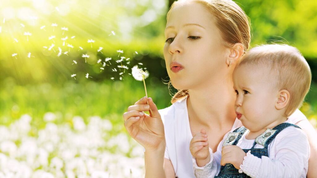 10 nomes femininos inspirados em flores e seus significados, ideais para futuras mamães que desejam conectar a bebê com a natureza