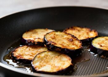 A berinjela fica mais saborosa que a carne e faço esta receita todos os dias