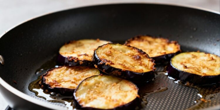 A berinjela fica mais saborosa que a carne e faço esta receita todos os dias