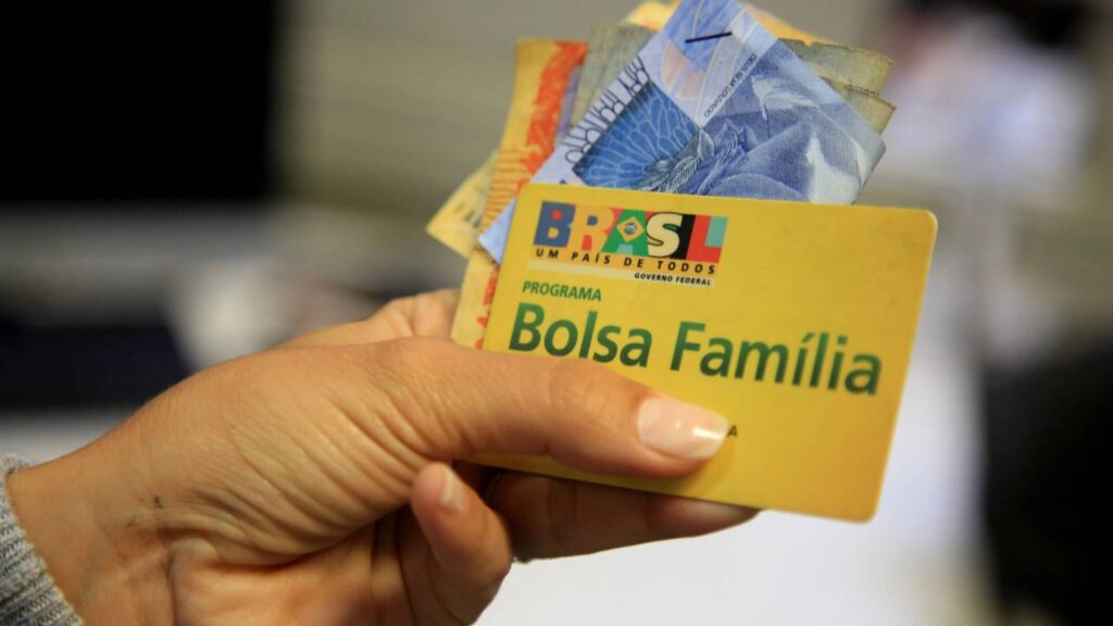 Governo suspende o Bolsa Família de quase 1 milhão de beneficiários em dezembro, saiba como ficou a situação do seu cadastro