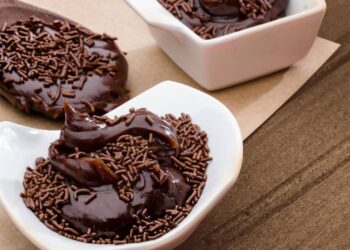O melhor brigadeiro de colher feito em 5 minutos