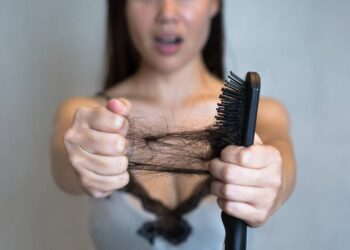 Com essas dicas seu cabelo vai parar de cair em menos de 60 dias