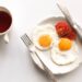 Duas receitas rápidas, saudáveis e baratas com ovo que vão transformar seu café da manhã