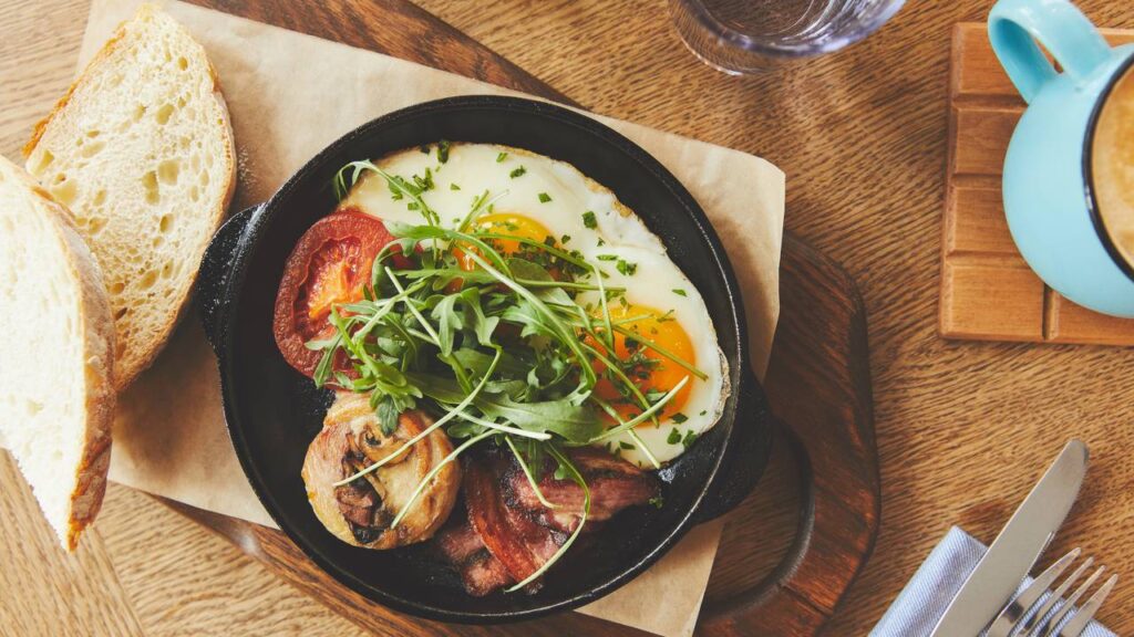Como fazer pão de frigideira para o café da manhã