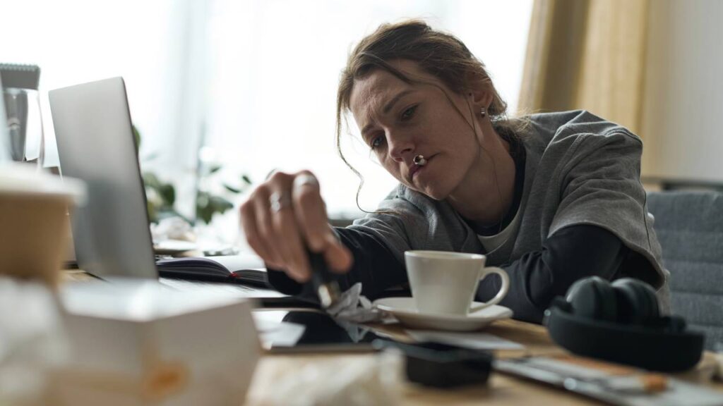 Estes são principais sintomas de burnout segundo psicólogos