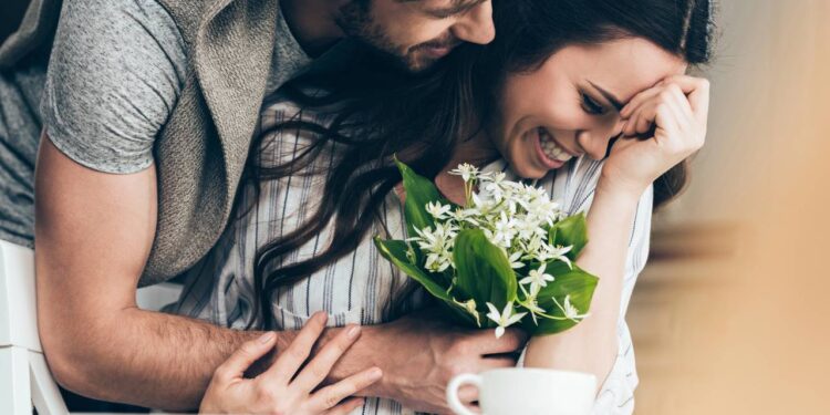 Como seu signo demonstra carinho no dia a dia