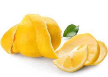 O desengordurante feito com cascas de limão que funciona muito bem