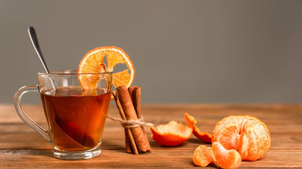 Chás para acalmar sua mente podem auxiliar no estresse, na ansiedade leve e no cansaço mental