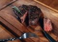 O segredo dos chefs para deixar qualquer carne macia e deliciosa