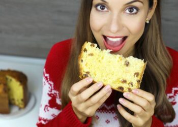 Panetone de caneca se torna a sobremesa natalina mais prática