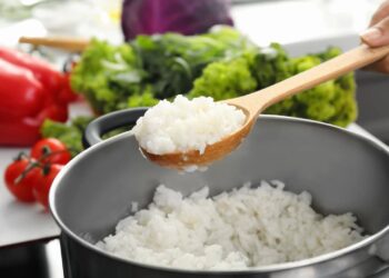 Transforme seu arroz grudado em um prato irresistível com este truque