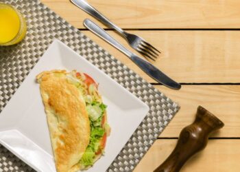 Essa receita de crepioca cremosa sem trigo rende um jantar leve, gostoso e pronto em minutos