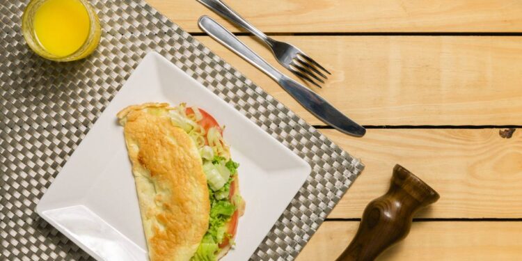 Essa receita de crepioca cremosa sem trigo rende um jantar leve, gostoso e pronto em minutos