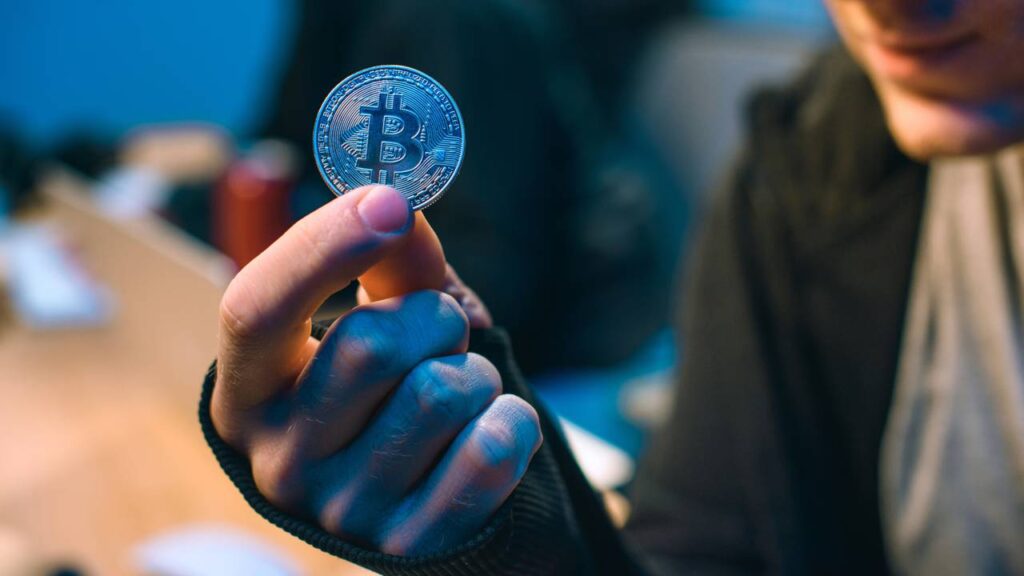 Como não cair em golpes envolvendo cripto moedas