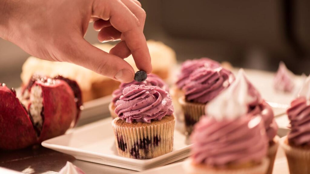 Faça deliciosos cupcakes com apenas 1 ovo em 15 minutos