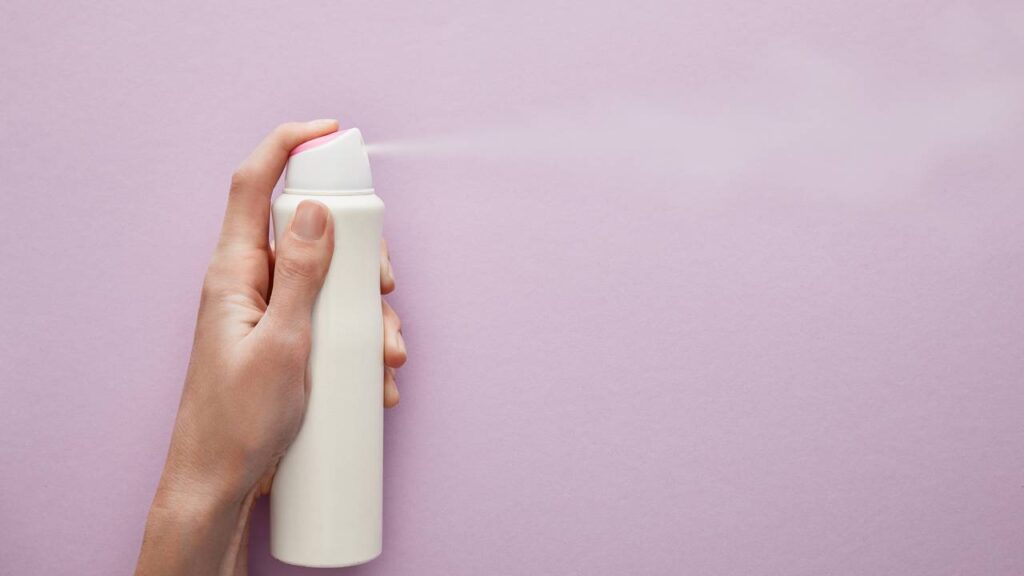 Esta misturinha vai tirar as manchas de desodorante das roupas