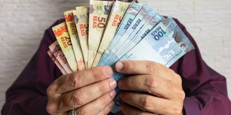 Governo libera pagamentos via Pix de até R$ 1.621 para trabalhadores entre fevereiro e agosto