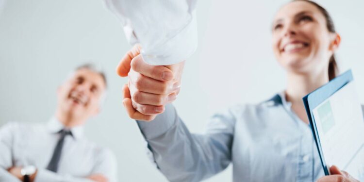 Dicas de especialista para virar efetivo em emprego temporário