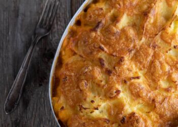 escondidinho de carne seca