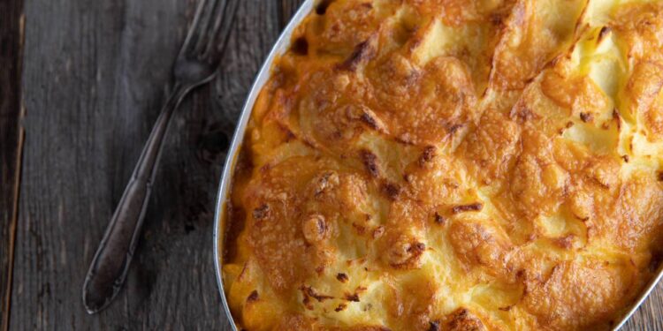 escondidinho de carne seca