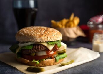 Dicas para fazer o hambúrguer artesanal perfeito em casa