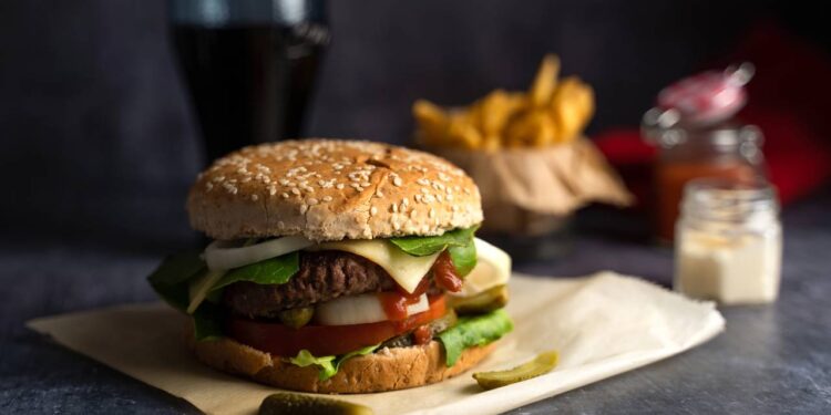 Dicas para fazer o hambúrguer artesanal perfeito em casa