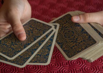 Como o tarô pode revelar seus medos ocultos