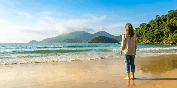 O paraíso paulista que combina praias preservadas e mar em tons de esmeralda